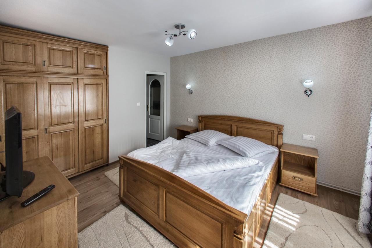 Pensiunea Cretuca Botiza Kamer foto