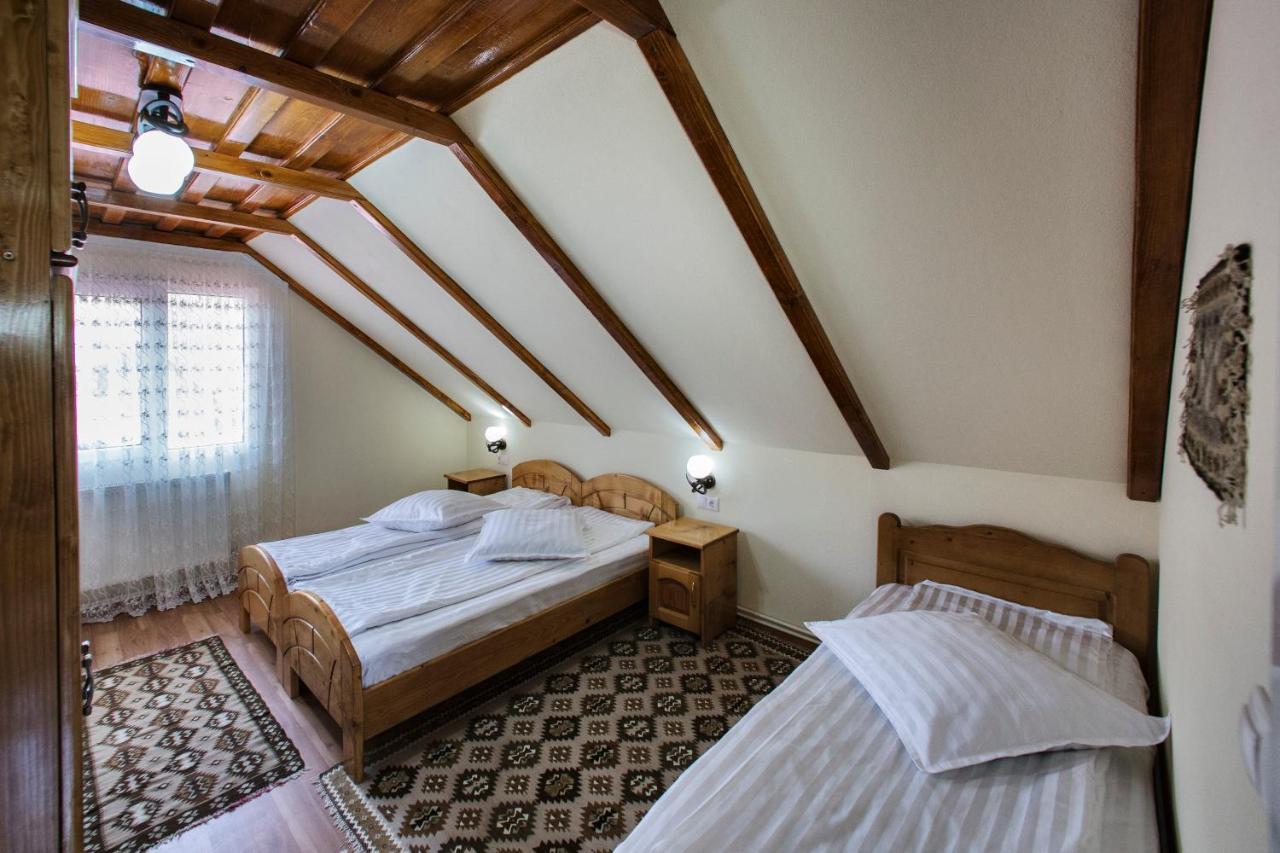 Pensiunea Cretuca Botiza Kamer foto