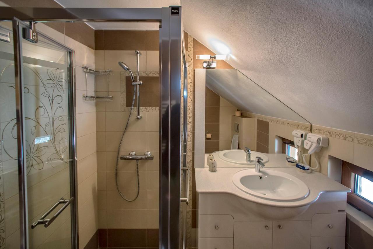 Pensiunea Cretuca Botiza Kamer foto