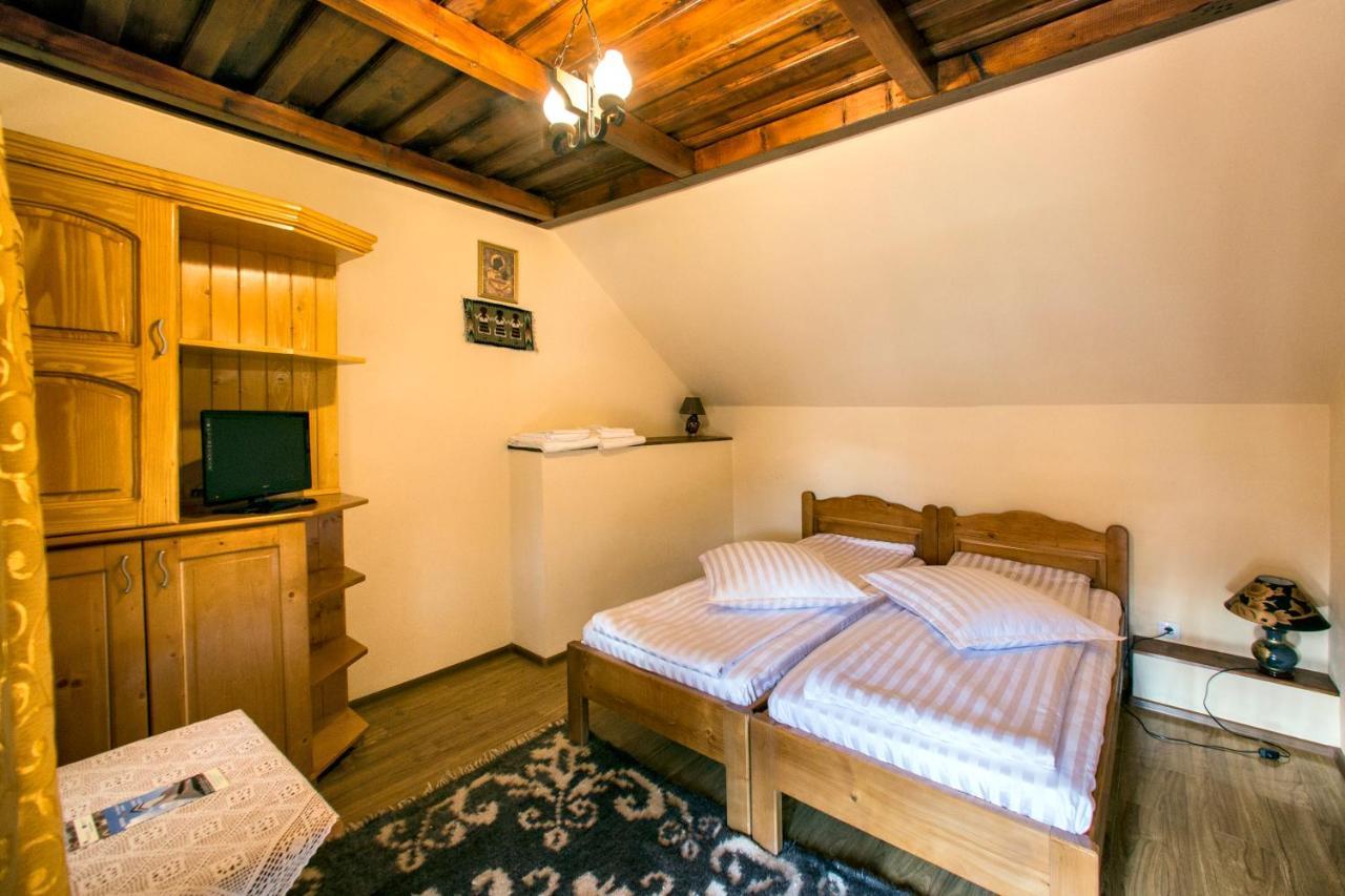 Pensiunea Cretuca Botiza Kamer foto