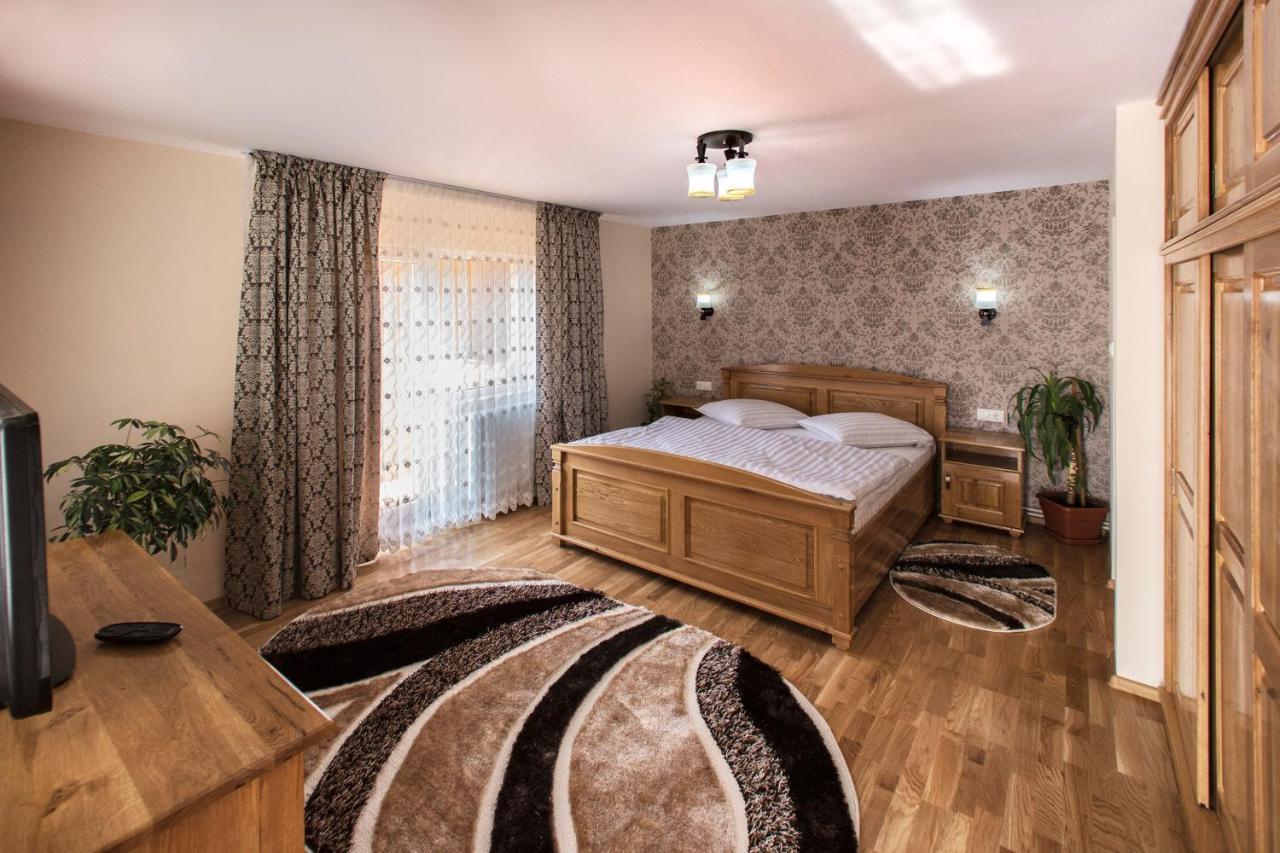 Pensiunea Cretuca Botiza Buitenkant foto